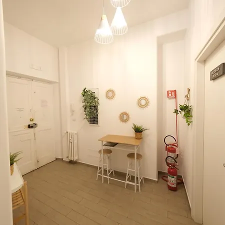 Roman Forum Holiday Termini بيت ضيافة