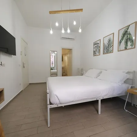 بيت ضيافة Roman Forum Holiday Termini 2*